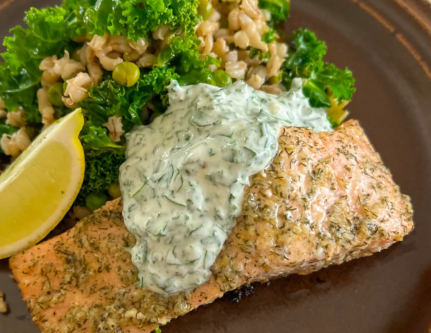 Feed my skin with Jette Saunders!   Baked salmon and greens with herby greek yoghurt sauce
